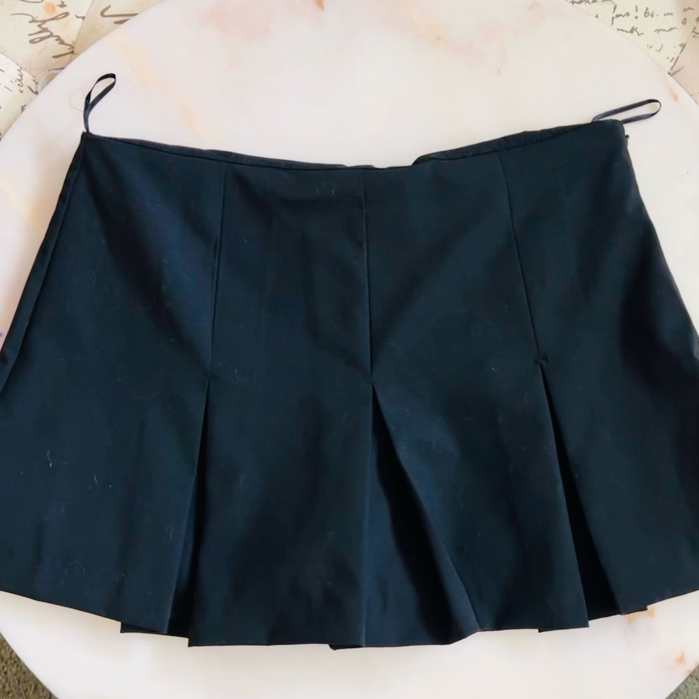 Sara skit size S color black collegial style with shorts under skirt